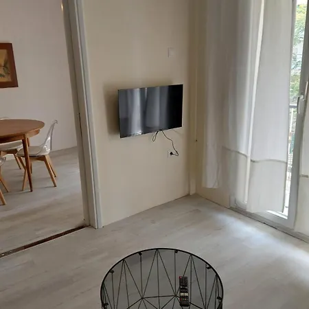 Luxury By The White Tower Apartment *