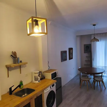 Luxury By The White Tower Apartment